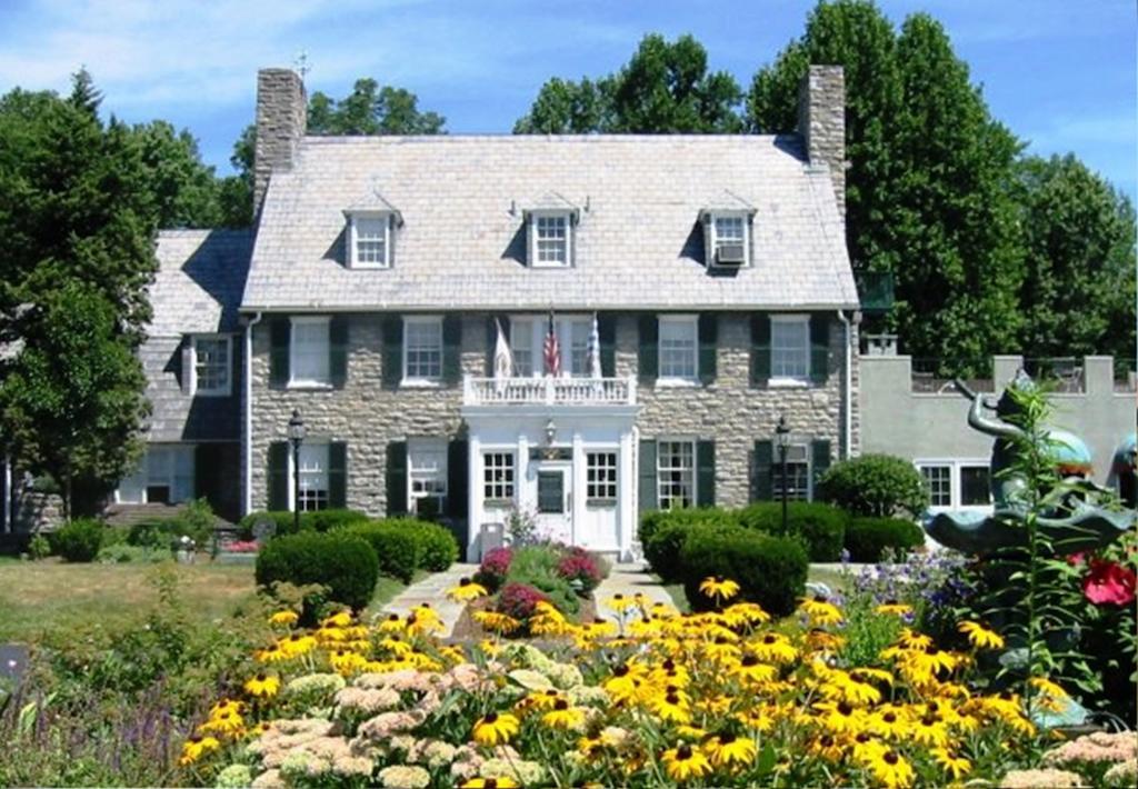 Bavarian Inn Shepherdstown Exterior photo